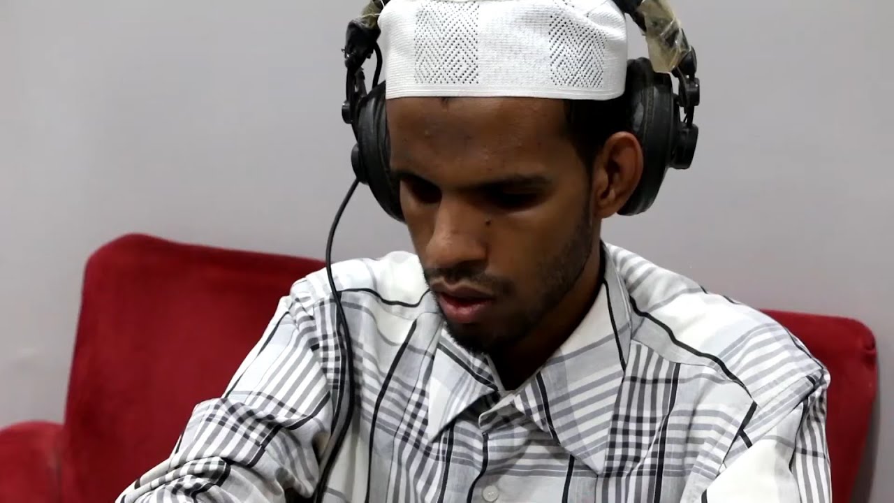 حسين.. موهبة فنية تتجاوز حاجز الإعاقة