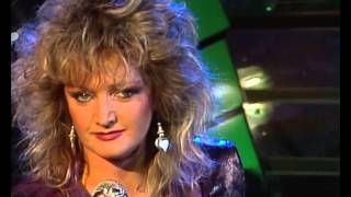 Bonnie Tyler - Loving You&#39;s a Dirty Job (WWF Club 1986.01.10)