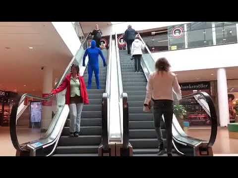 Blå mannen gör insamling till Prostatakampen