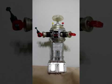 ROBOT LOST IN SPACE ( PERDIDOS EN EL ESPACIO )