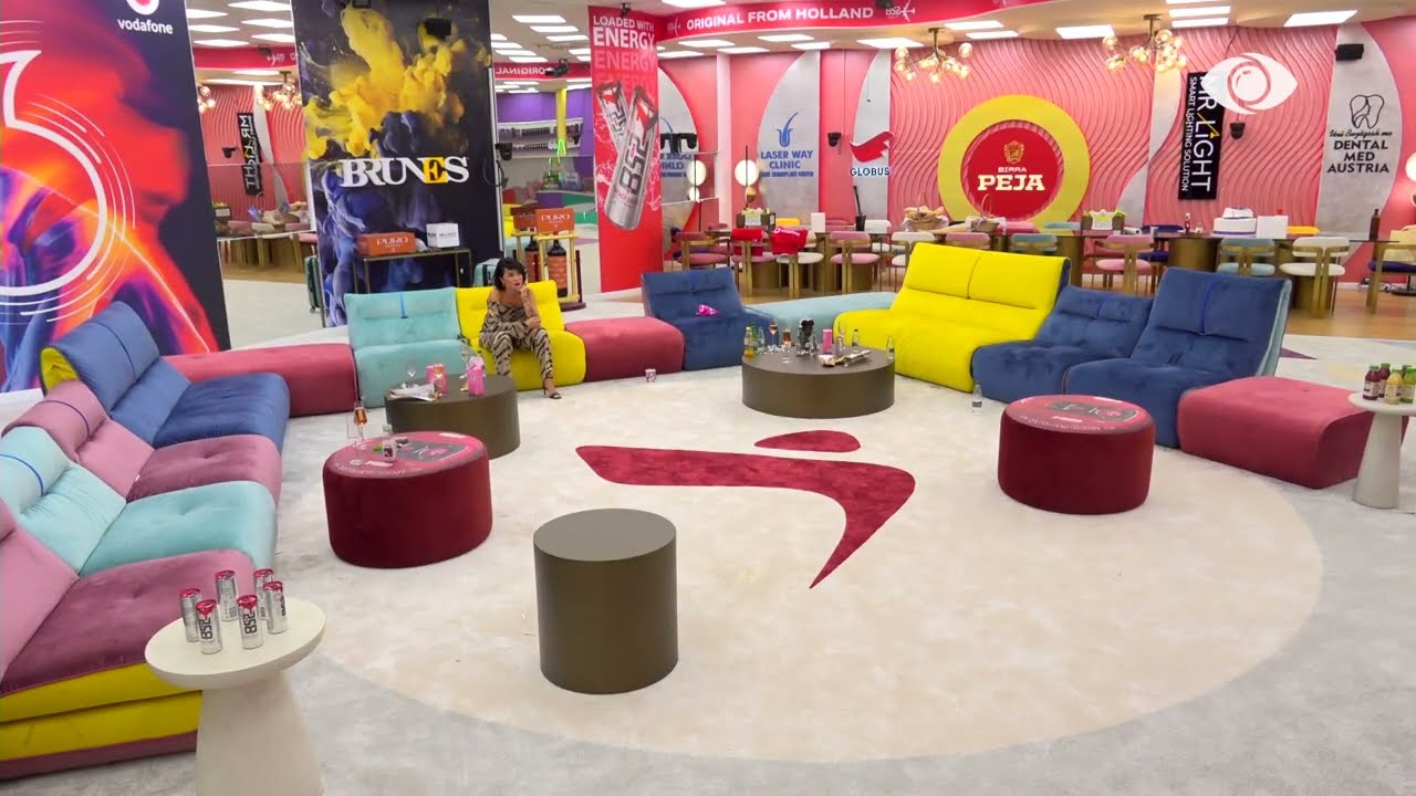 Françeska: Mesazhet erdhën vetëm për ty/ Romeo: M’i lër t’i shijoj