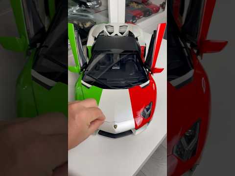 Lamborghini Aventador 1:64 scale vs. 1:8 scale (Kyosho vs. Pocher)