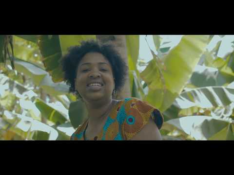 Oficial Clipe Nos Mundo Miss Sodadi Beth e Patricia Carvalho