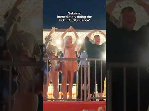 Chappell Roan SHOUTS at Sabrina Carpenter on stage #sabrinacarpenter #chappellroan