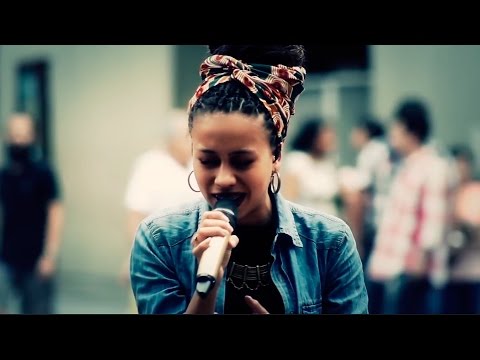 La Tifa - Poderosa luz en #CalleLírica