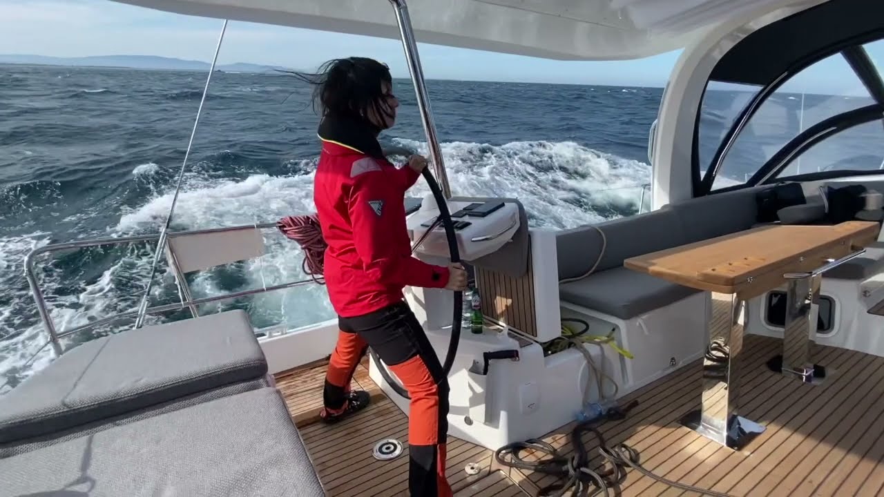 Sailing onboard new Jeanneau Yachts 60