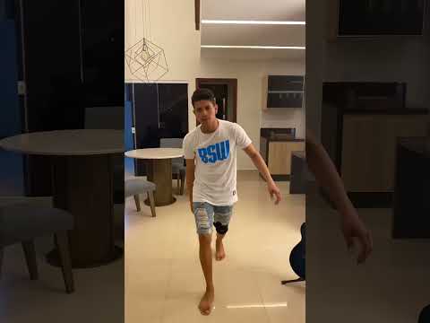 Só faz merda😂😂