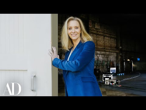 Lisa Kudrow Revisits the Studio That Defined ‘Friends’ | Architectural Digest