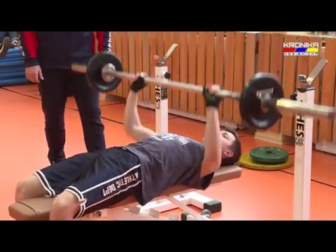 Ból mięśni w górnej części nóg Sporządź plan szkolenia kulturystyki
