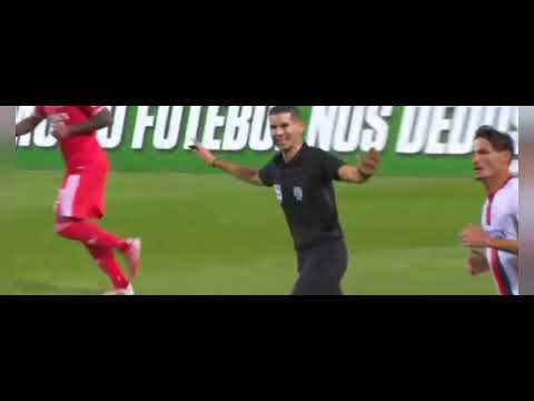 Benfica trofense mais um penalty escandaloso por marcar