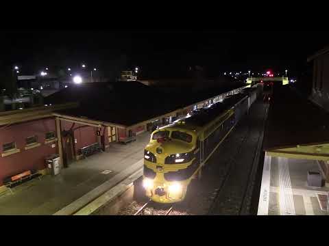 S317 in VR livery leading on the Main South. A night time view of S317 GM27 and CLP12. SSR delivers.