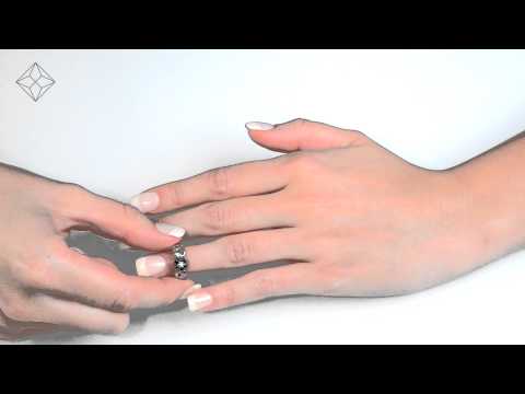 E5819 - Gorgeous 0.26ct Black Diamond 0.04ct Diamond and 9K White Gold Ring