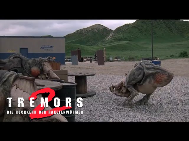 Vídeo relacionado con Tremors 2 - Aftershocks [Edizione: Regno Unito] [Reino Unido] [Blu-ray]