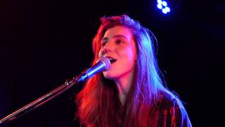 Julia Holter - Betsy on the Roof (Sneeze Mix)