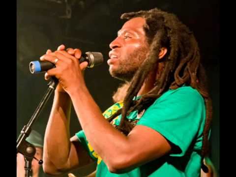 Ghettoman ft Cola-man  Give me love