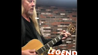 Jerry Cantrell playing Alice In Chains&#39; &quot;Fly&quot; backstage with Korn