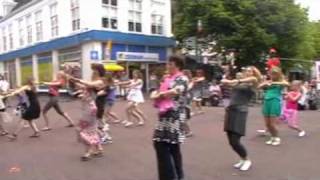 Flash Mob Dance - Beautiful Day in Harlingen, Voorstraat.wmv