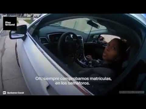 Policías paran a una mujer negra y rápidamente cambian de tono