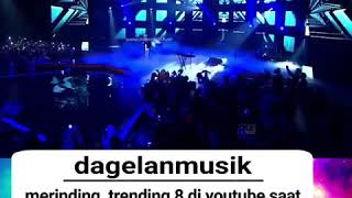 Download lagu Merinding, trending 8 di youtube saat pasha ungu menyanyikan lagu 'Kemarin' di acara 20 tahun mp3