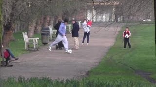David Beckham and His Boys Play Ball Out in London | Daily Celebrity News | Splash TV