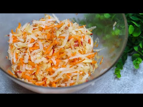 Echte Vitaminbombe! Dieser Salat stärkt Immunsystem: Daikon Möhren Apfel Salat Rezept mit Essig Öl