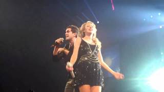 Andy Grammer &amp; Taylor Swift Sing &quot;Keep Your Head Up&quot; Nashville, TN