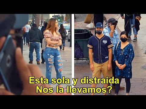 If you heard she was about to be robbed, would you help her? | Social Experiment - Bufones.net