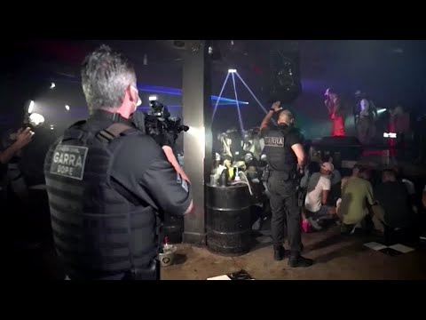警方將目標鎖定在助長巴西COVID-19激增的各方身上。 (Police target parties fueling Brazil's COVID-19 surge)