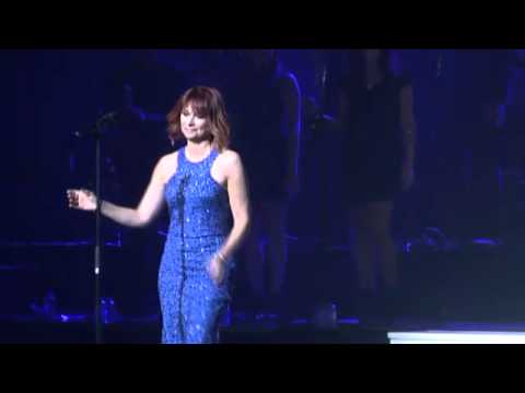 Pijnlijk: Lisa del Bo valt tijdens De Eregalerij