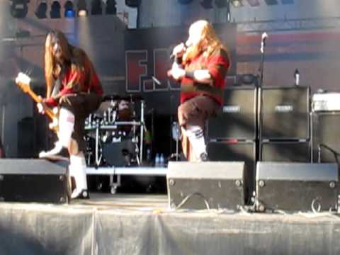 F.K.Ü -  Agent Amy Steel & Horror Metal Man @ Jalometalli Festival 2011