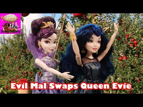 Evil Mal Swaps Queen Evie - Part 1 - Evie is the Queen Descendants Disney