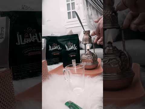 أما أنا فأحب ذلك الأثر الذي تتركه القهوة في نفسي وفي مزاجي القهوة تكتم كل ضجيج هذا العالم....هي سكون