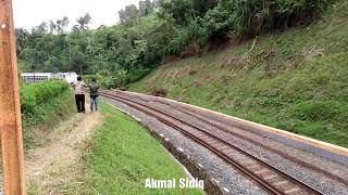 preview picture of video 'KA Serayu Memasuki Terowongan Sasaksaat dan Sapaan Hangat Masinis nya'
