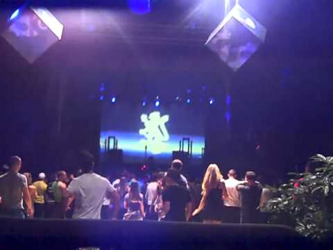 Ferry Corsten vs. Protoculture - Beautiful Naked (ID MashUp)