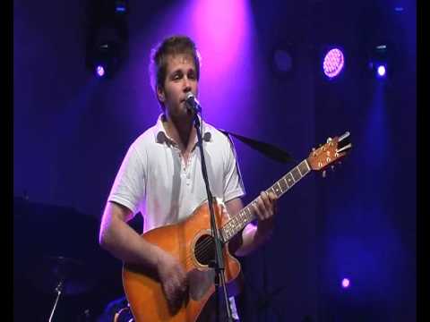 Tomáš Bezdeda - Aj to sa stáva - live