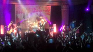 We The Kings - "She Takes Me High" LIVE