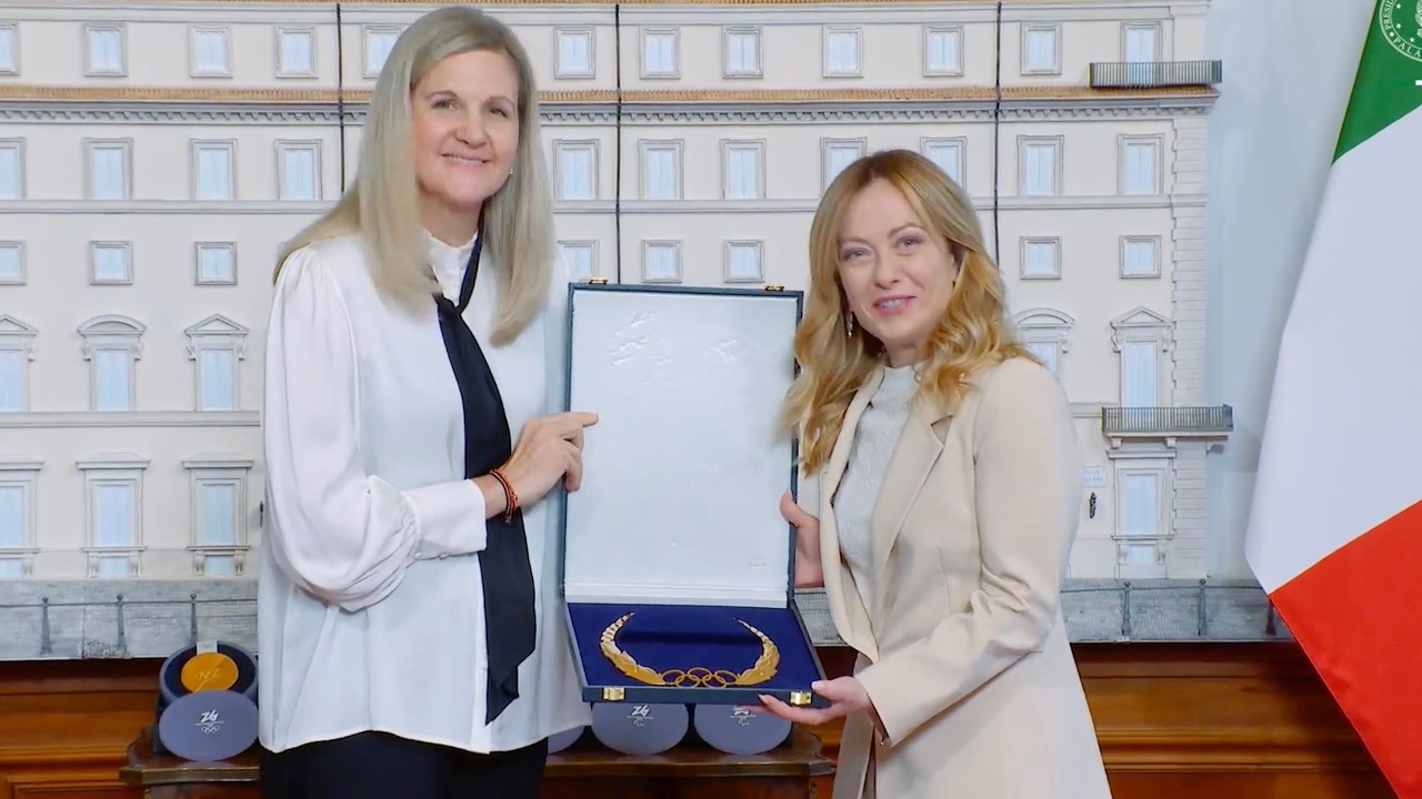 IL CIO CONFERISCE A GIORGIA MELONI IL COLLARE D’ORO DELL’ORDINE OLIMPICO
