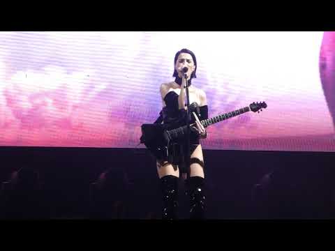 St. Vincent - Masseduction @ Lollapalooza Argentina, 2019