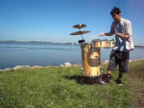Cocktail drum solo