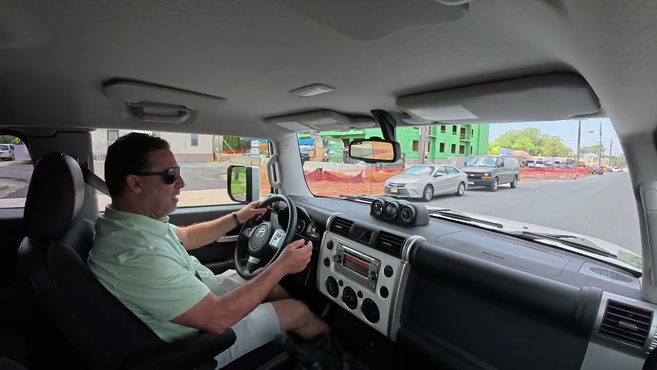 200-Mile 2014 Toyota FJ Cruiser 6-Speed Test Drive