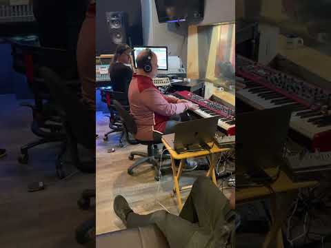 Thumbnail for Gordon Mote SLAYS this funky Rhodes part. by Gordon Mote