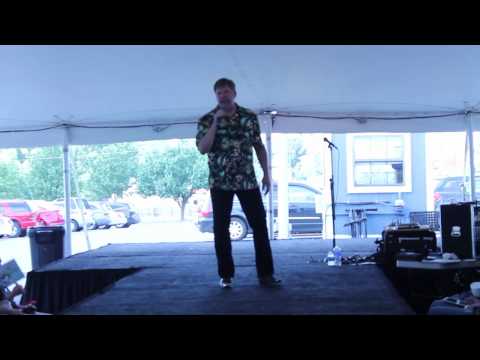 Tom Fulcher sings 'I Really Don't Want To Know' Elvis Week 2014 (video)