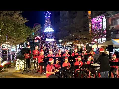 頭份國中管樂團表演聖誕組曲