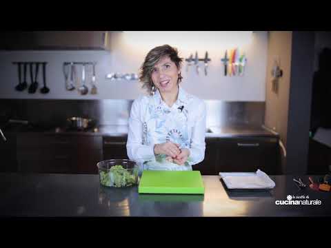 Polpette di piselli e grano saraceno su crema allo zafferano