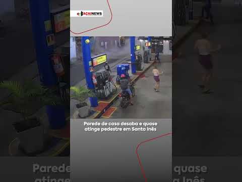 Estrutura caiu sobre motocicletas na Rua do Sol; ninguém ficou ferido #santaines #maranhão