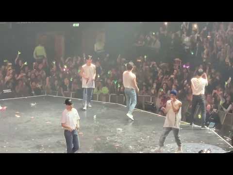 [FANCAM] 191011 GOT7 - Girls Girls Girls  | Spinning Top | Wembley Arena  London Concert
