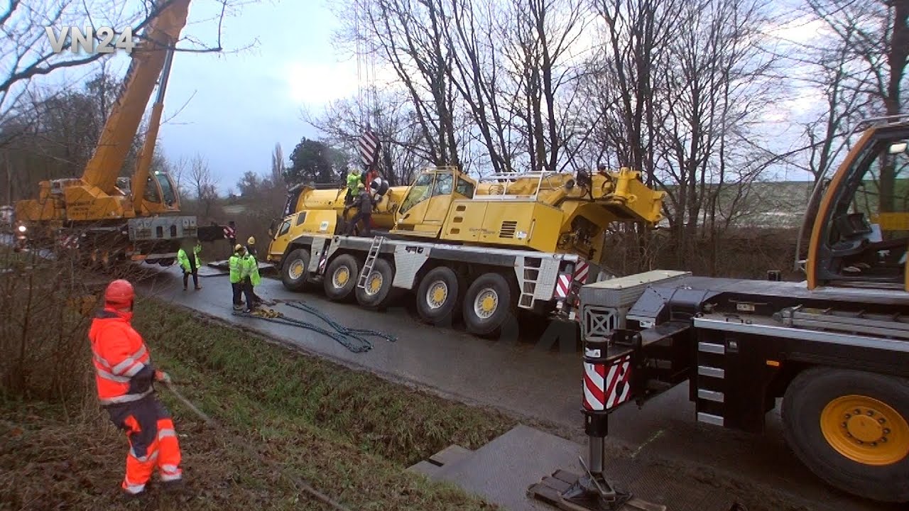 VN24 - 250-ton Grove GMK5250XL-1 mobile crane recovered from ditch