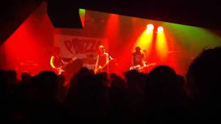 RVIVR - Cut The Cord