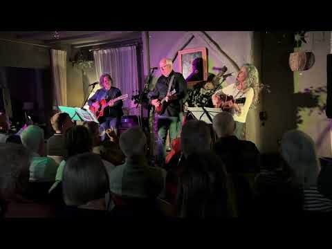 Thumbnail for The Hayes Sisters & Clive Gregson - Never Mind (Nanci Griffith) excerpt. Strines Nightingale 9/4/26 by Clive Gregson