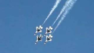 preview picture of video 'Thunderbirds Nellis AFB 2007'